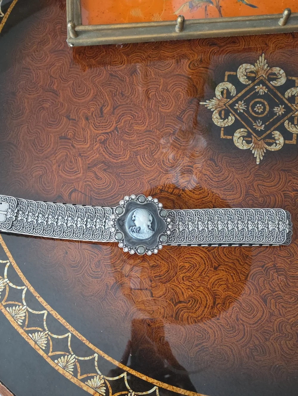 Silver Cameo Stretch Belt Vintage